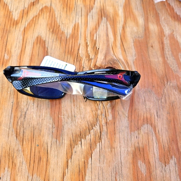 Khan Innovative Eyewear Black and Gold Sunglasses - Picture 12 of 16